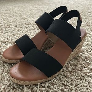 Tommy bahama espadrille wedge with black elastic straps